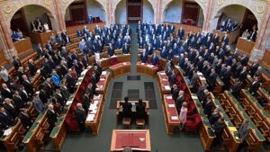 Három kispárt küzd a parlamentbe jutásért a következő hetekben