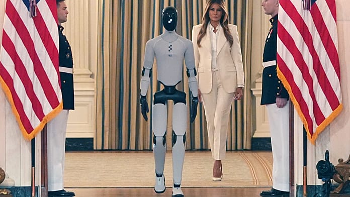 Humanoid robot kíséri Melania Trumpot a Fehér-házi oktatási csúcstalálkozón
