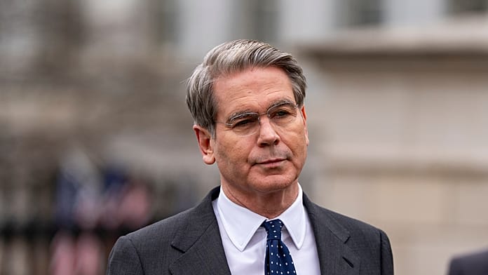 Eszkortszolgáltatás: az amerikai haditengerészet olajtankereket kísérhet át a Hormuzi-szoroson