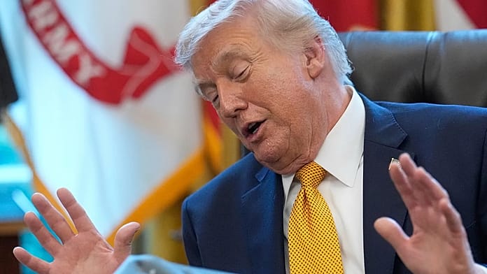 Elhalasztották Trump kínai útját, mert háború van