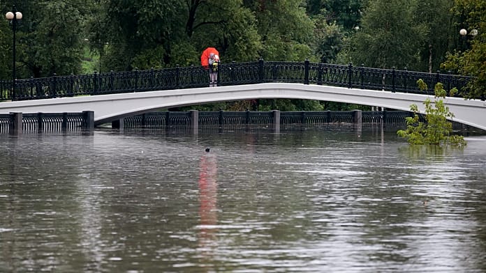 Áradások miatt ezreket evakuáltak Oroszország Észak-Kaukázusi körzetében