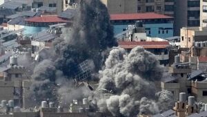 Oroszország hírszerzési információkat ad át Iránnak – beszámoló az iráni háború hetedik napjáról