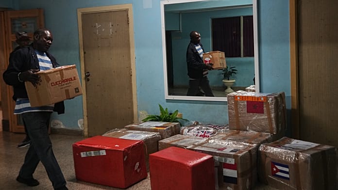 Európából érkeztek az első humanitárius szállítmányok Kubába