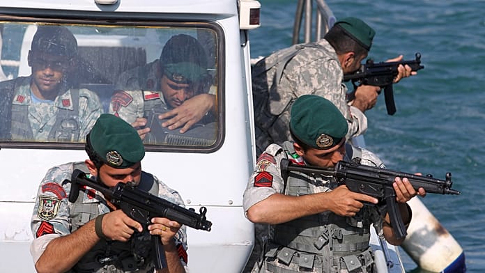 Irán haditerve a Nyugat gazdasági térdre kényszerítése. A csodafegyver neve: Hormuz. Működhet?