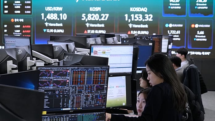 Zuhanás az ázsiai tőzsdéken Trump ultimátumának hatására