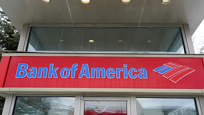 Egy férfi robbantani akart a Bank of America egyik párizsi épülete előtt, de a rendőrök közbeléptek