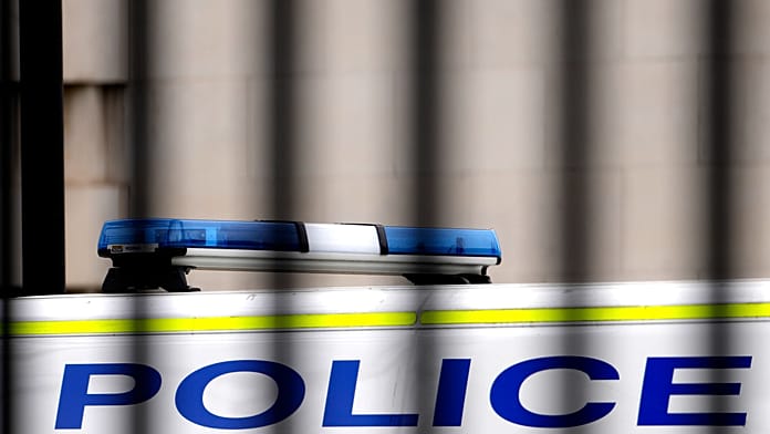 Gyalogosok közé hajtott egy autó Derbyben, többen megsérültek