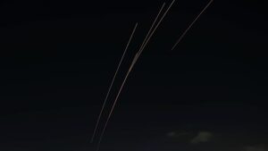 Irán felfüggeszti támadásait a szomszédos országok ellen