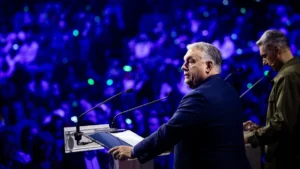 Orbán Viktor Debrecenben az olajblokádról: Nem lehet bennünket maflának nézni
