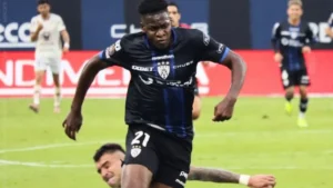 „Maradj erős" – elképesztő horrorsérülést szenvedett egy focista – kép, videó