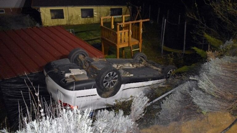 Elcsépelt rablómesével állt elő az autójával egy kertben landoló férfi