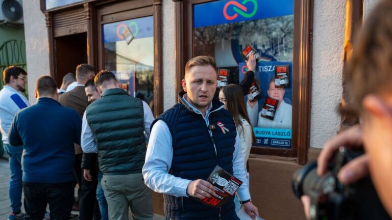 A magyar fiataloknak nem a lövészárokban, hanem a jövő építésében van a helyük + videó