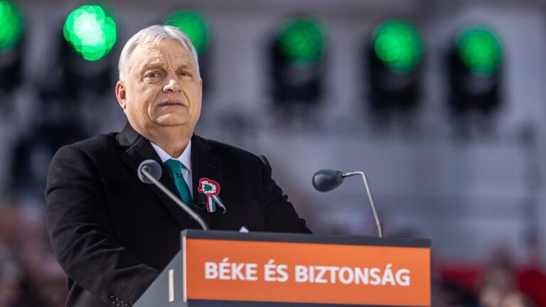 Orbán Viktor: A mi fiaink nem fognak Ukrajnáért meghalni, hanem Magyarországért fognak élni