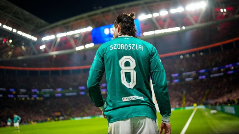 Csillaghullás Liverpoolban: Szoboszlai lett az új király, Szalah trónja odalett