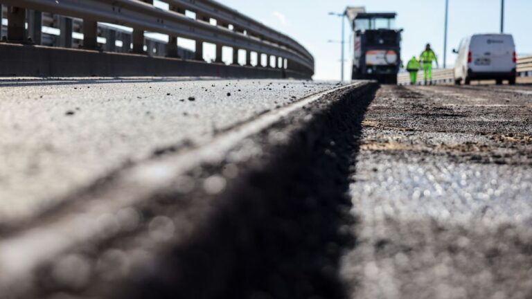 Fontos tehermentesítő útszakasz építését kezdték meg déli határnál