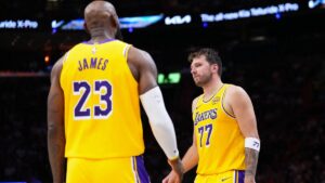 A káprázatosan játszó Doncic Kobe Bryant nyomdokaiba lépett, LeBron James újabb rekordja a Lakers győztes meccsén