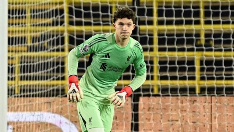 Pécsi Ármin annak a terhével utazik haza, hogy öt gólt kapott Liverpoolban + videó