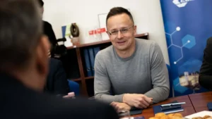 Szijjártó Péter: Óriási botrány, súlyos választási beavatkozás a lehallgatási ügy