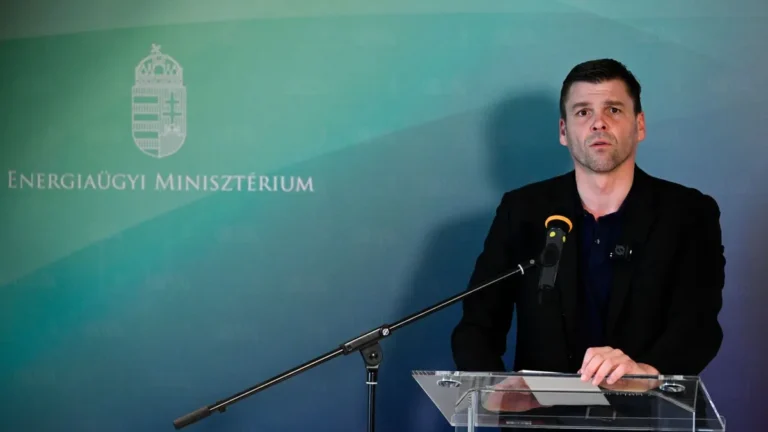 Czepek Gábor: Megérkezett Kijevbe a magyar delegáció