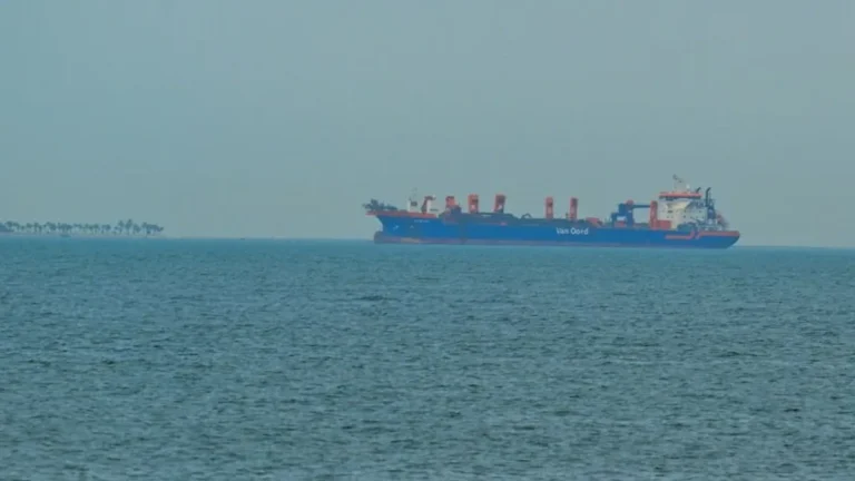 Az üzemanyag holnapi drágulása már a 80 dolláros olajnak szól, és ráfordultunk a 100 dollárosra – ez brutális lesz