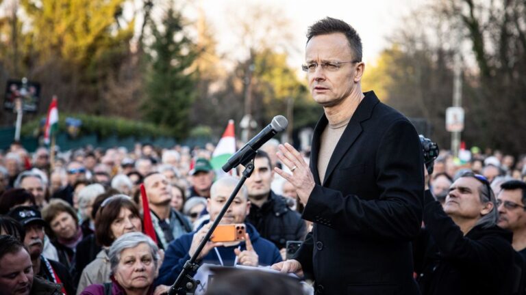 Szijjártó Péter: Egy nullkilométeres kalandort megesznek reggelire a jelenlegi nemzetközi közegben