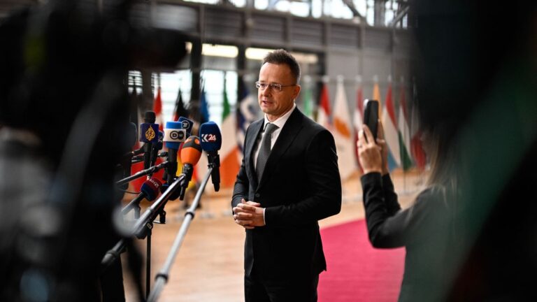 „Ma reggeltől új helyzet van a világon, amit önök tesznek, az dupla bűn!” – kőkemény üzenetet küldött Zelenszkijnek Szijjártó Péter