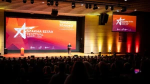 Sztárok gyűrűjében Orbán Viktor – a kormányfő szerint jó lóra tett Magyarország