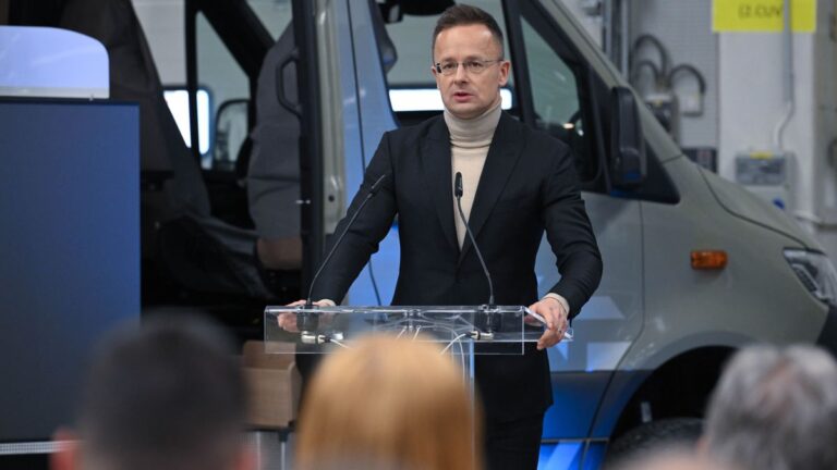 Brutális rekordokat dönt a magyar járműipar, hazánk a válságok dacára is az európai autógyártás egyik fellegvára lett