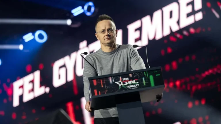 Szijjártó Péter: Minden egyes nap folytatódik a nyomásgyakorlás