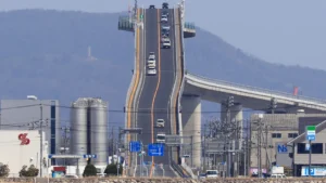 Fotókon a világ legfélelmetesebb hídja. Ön merne vezetni rajta?