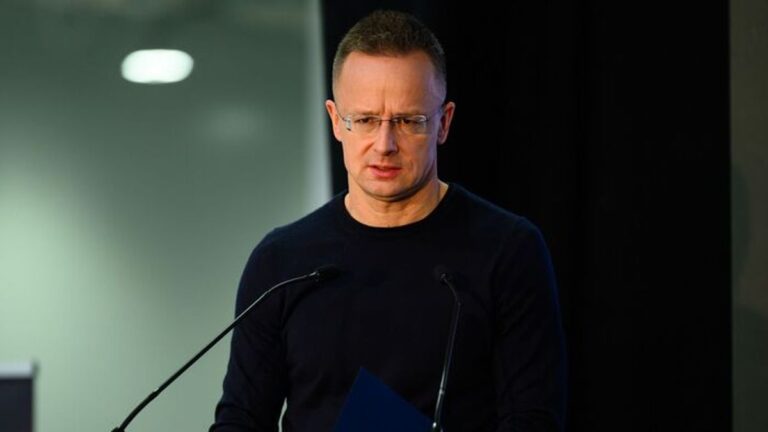 Szijjártó Péter: Az ukrán ügynökök és kémek húzzanak haza Ukrajnába!