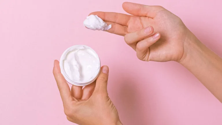 Az anyja kenőcsétől produkált koravén tüneteket a 3 éves kislány