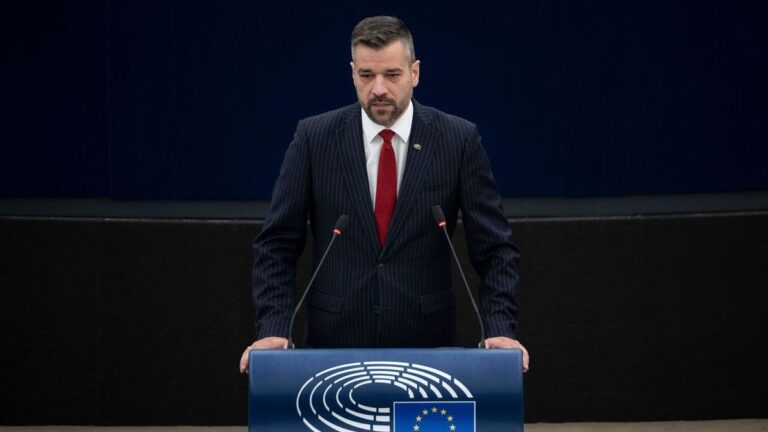 Brüsszel vette át a korábbi Biden-kormányzat helyét, ugyanaz a korrupciós és ügynökhálózat most a Tiszát segíti 