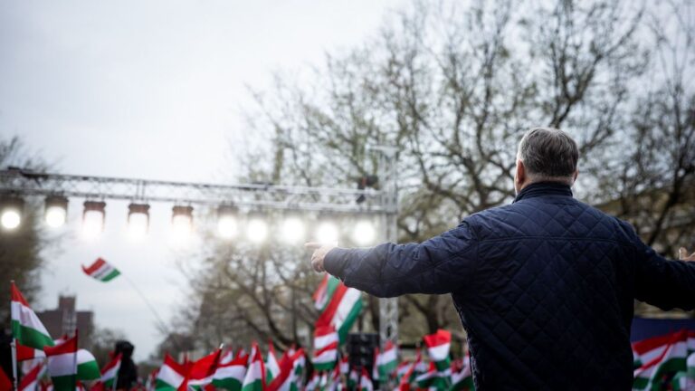 Orbán Viktor: Mi vagyunk többen, a digitális csatát is meg kell nyerni