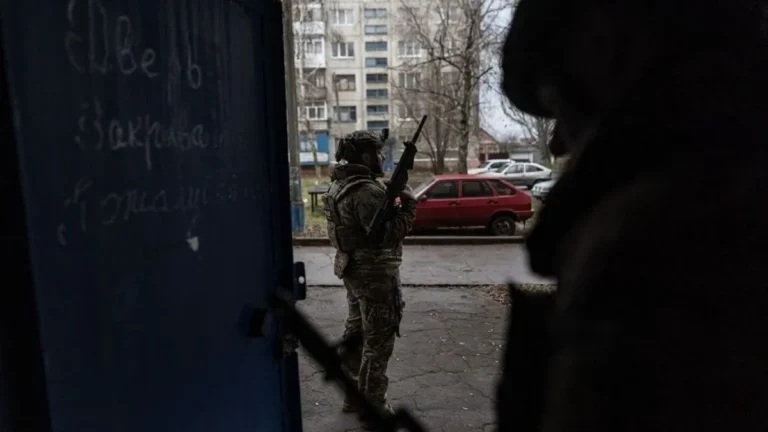 „Édesapám, a kapu elől elmartak és elvittek katonának” – folytatódnak a kényszersorozások Kárpátalján