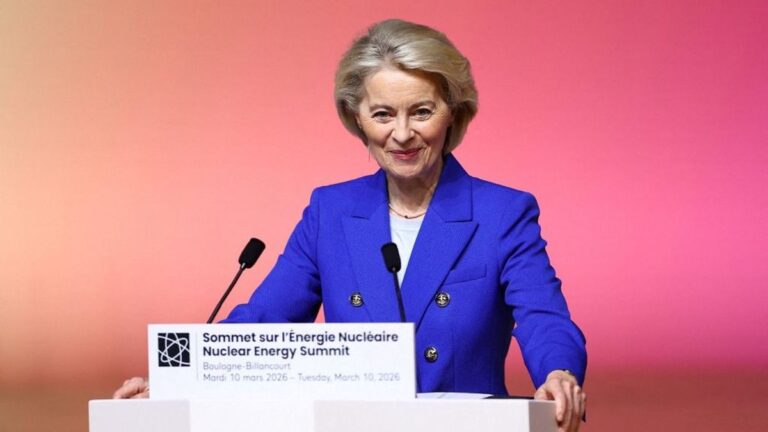 Beindult a brüsszeli cenzúragépezet