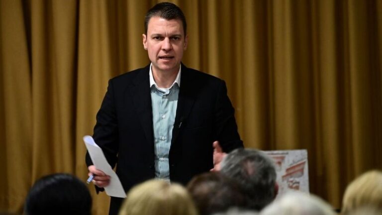 Menczer: A Kutyapárt és a drogkereskedők nem fognak örülni