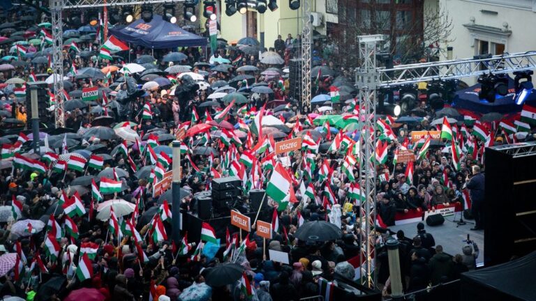 Orbán Viktor: Mi vagyunk az ünneplők, ők az ünneprontók. Mi nem hiszünk az ünneprontásban, mert az ünnep mindig erősebb, mint a rontás