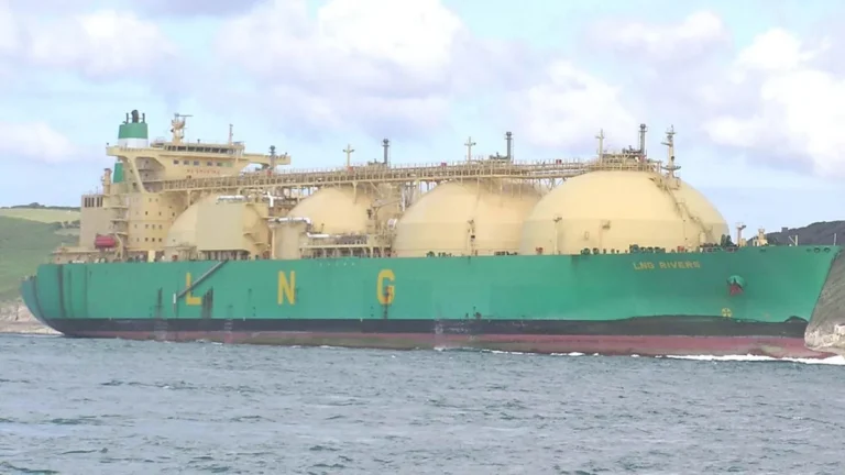 Súlyos bejelentést tett Katar: ezzel fékezhetetlenné vált a globális energiasokk