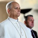 Bilincsben vitték el a püspököt a reptérről – negyedmillió dollárt sikkaszthatott az egyháztól