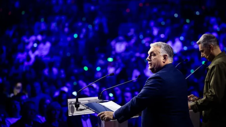Orbán Viktor: Nem látok más politikai közösséget, amely kívül tudná tartani Magyarországot a háborúból