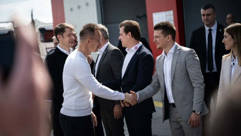 Szijjártó Péter: A vajdasági magyarok számíthatnak a magyar kormány támogatására