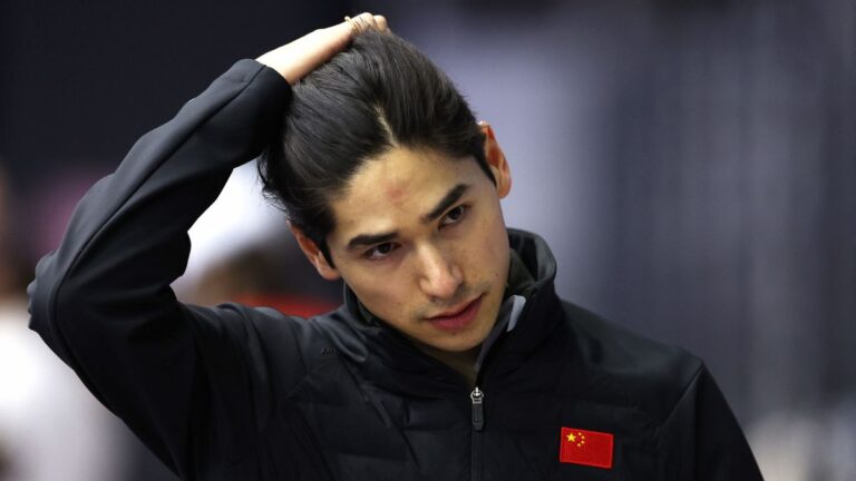 Liu Shaoang Forma–1-es világbajnok oldalán tűnt fel