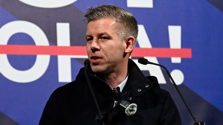 Magyar Péter mindent bevet, hogy a választásokig ne essen szét a pártja, mutatjuk hogyan machinál a listás helyekkel