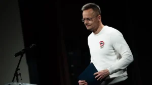 Szijjártó Péter: A jelenlegi nehézségek közepette a nullkilométeres bohócok csak bajt hoznak