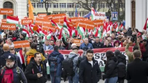 „Egy dolgot nagyon tudnak: hazudni” – a magyarok véleményt mondtak Magyar Péterről és a Tiszáról