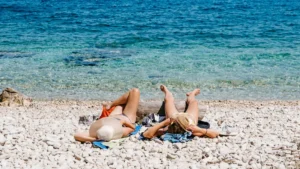 Balatoni árak 2026: tényleg olcsóbb a külföldi nyaralás a Balatonnál?