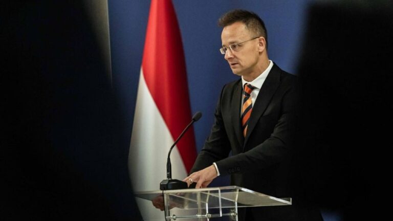 Szijjártó Péter visszaüzent Tusknak