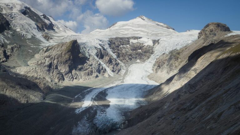 Szó szerint darabokra hullanak szét Ausztria gleccserei