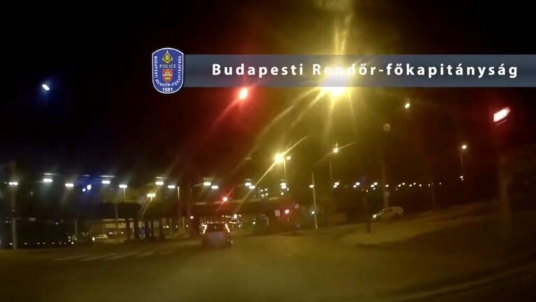 Továbbengedték a szondázásra megállított autót Budapesten, aztán beugrott valami a rendőrnek: 46 perces autós üldözés lett belőle